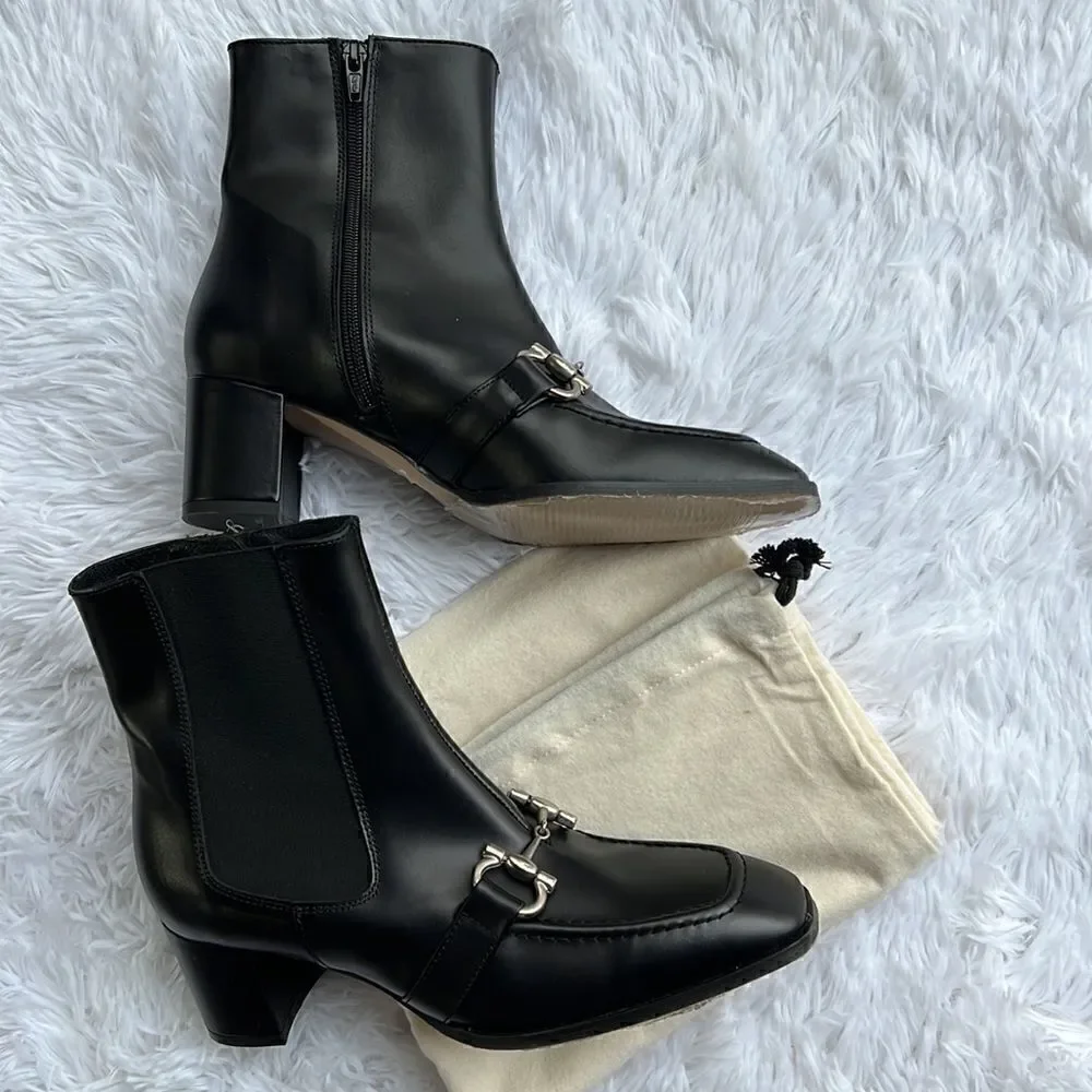 Renatta Jop Leather Ankle Boots with bit hardware size 7